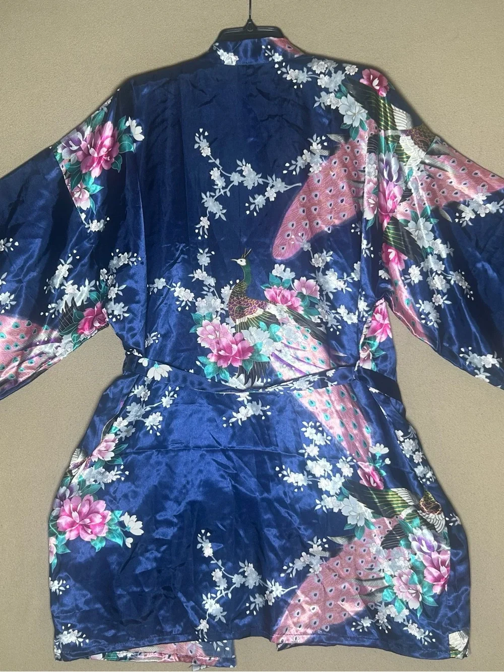 Plus size Kimono-Style Robe Floral with beautiful peacocks. Satin material 1X2X